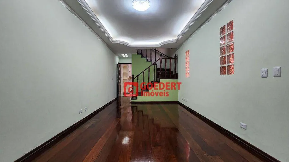 Sobrado, 3 quartos, 220 m² - Foto 2