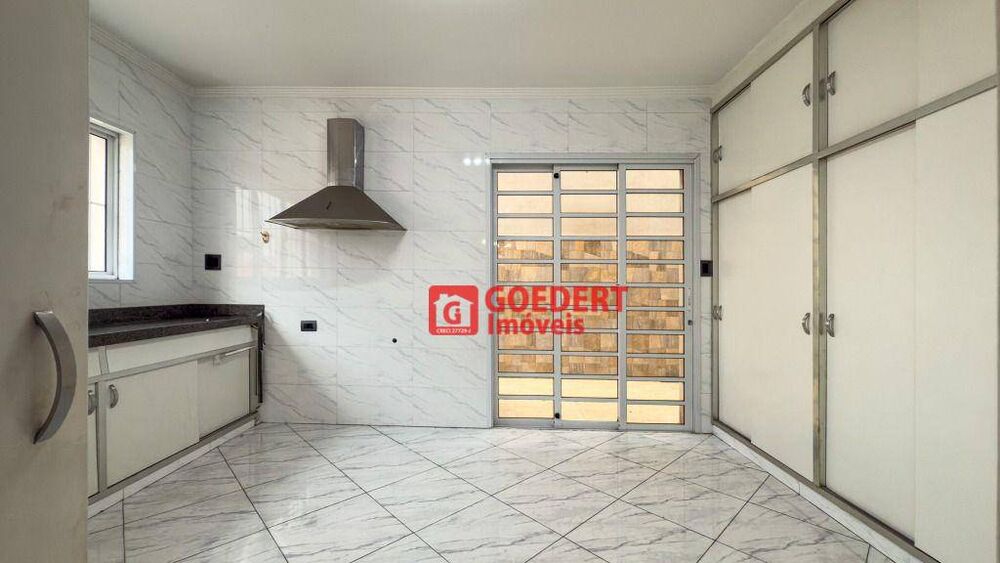 Sobrado à venda com 4 quartos, 306m² - Foto 17