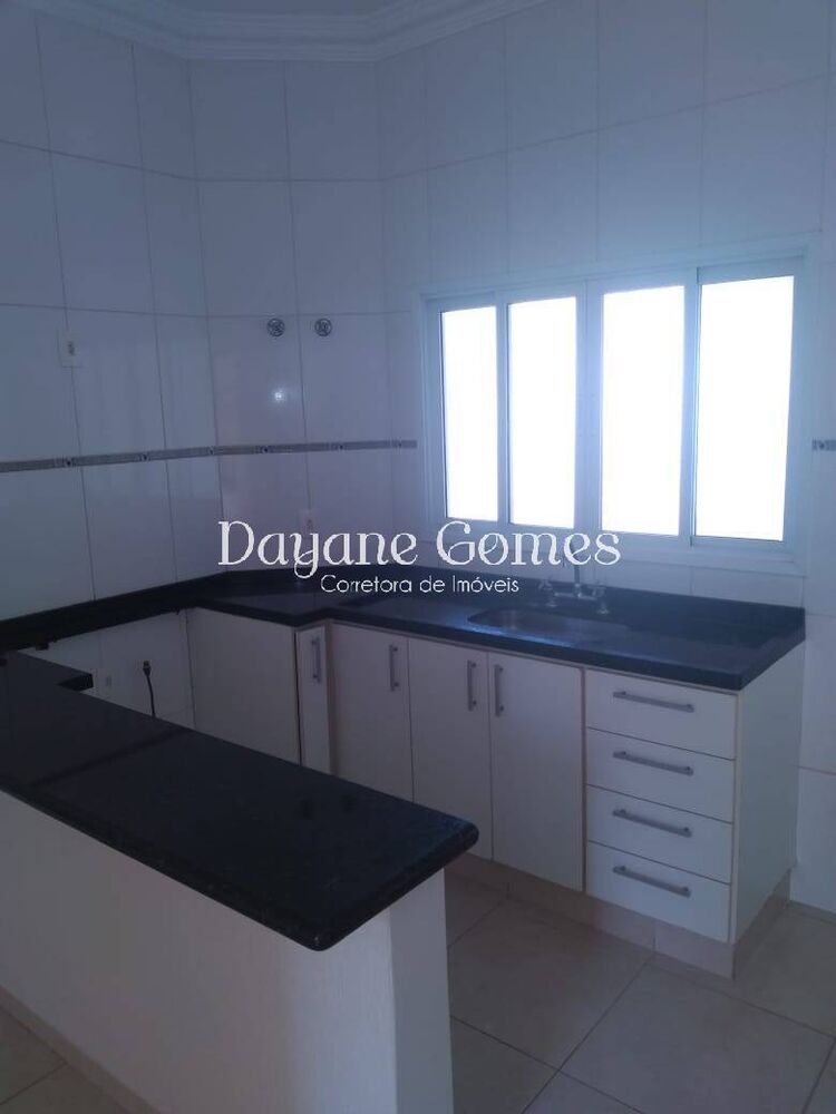 Casa à venda com 3 quartos, 89m² - Foto 2