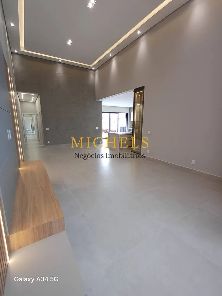 Casa, 3 quartos, 235 m² - Foto 3