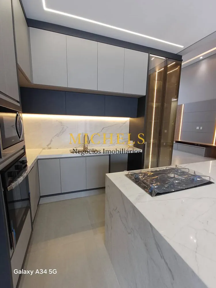Casa, 3 quartos, 235 m² - Foto 4