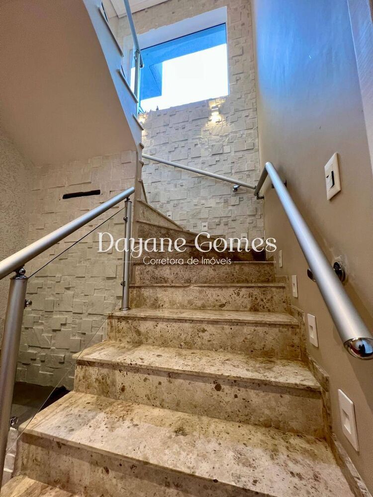 Casa à venda e aluguel com 3 quartos, 300m² - Foto 4