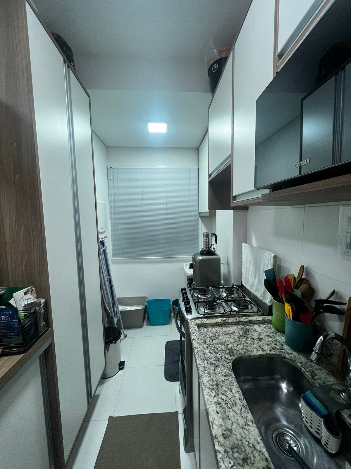 Apartamento à venda com 3 quartos, 65m² - Foto 2