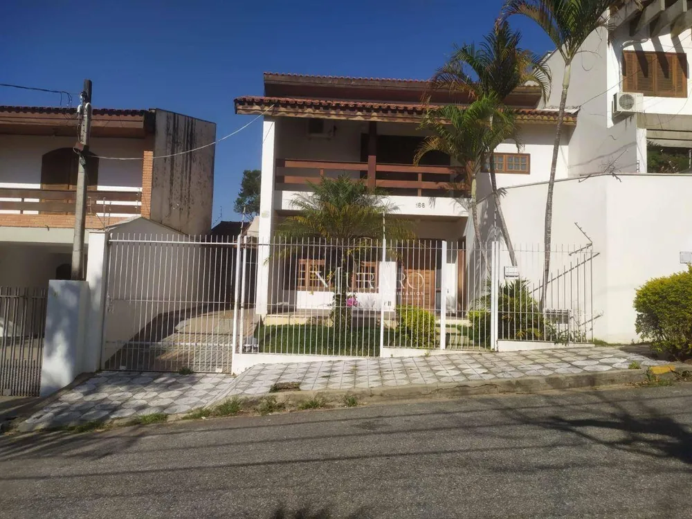 Casa, 3 quartos, 290 m² - Foto 1