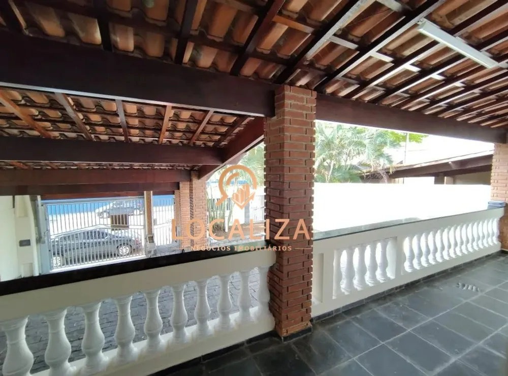 Casa, 4 quartos, 220 m² - Foto 1