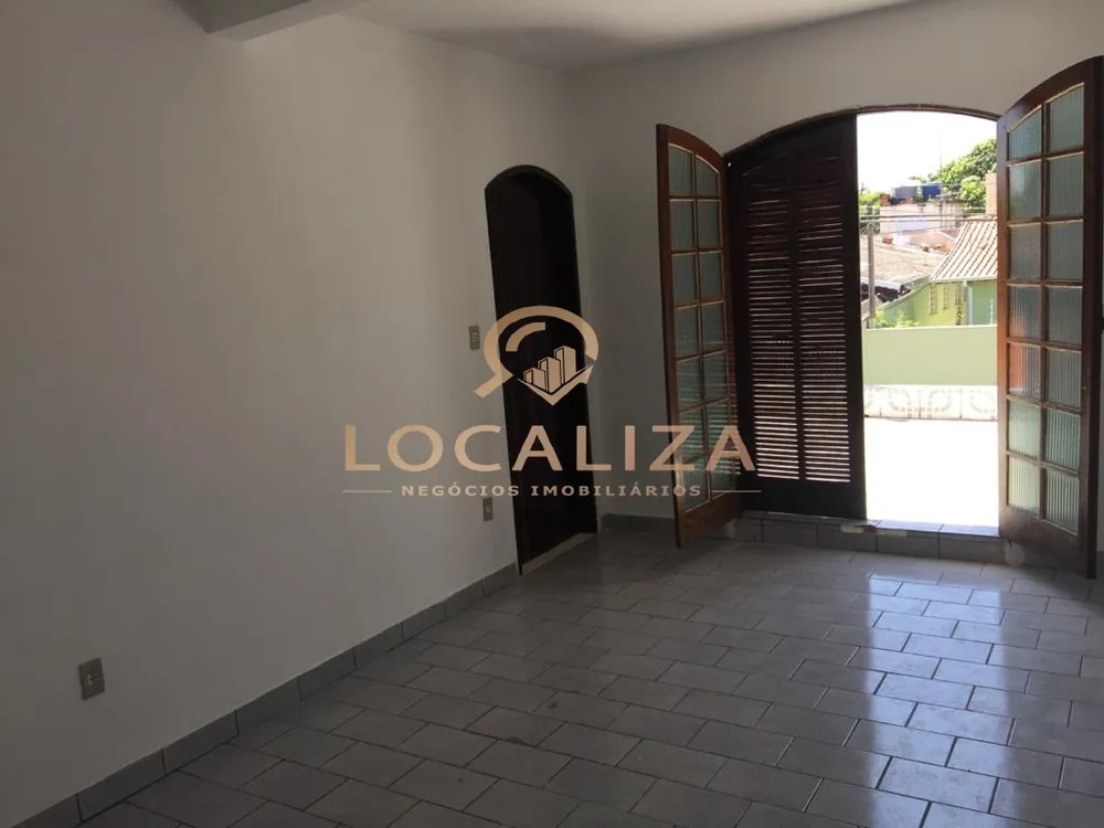 Casa, 4 quartos, 180 m² - Foto 1