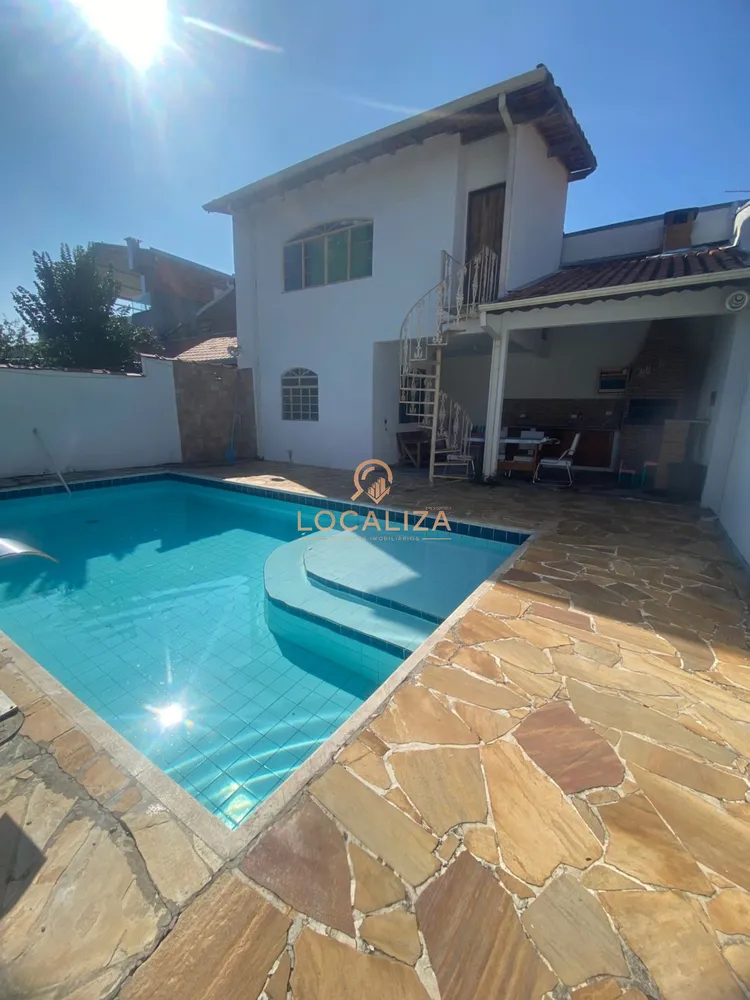 Casa, 3 quartos, 184 m² - Foto 2