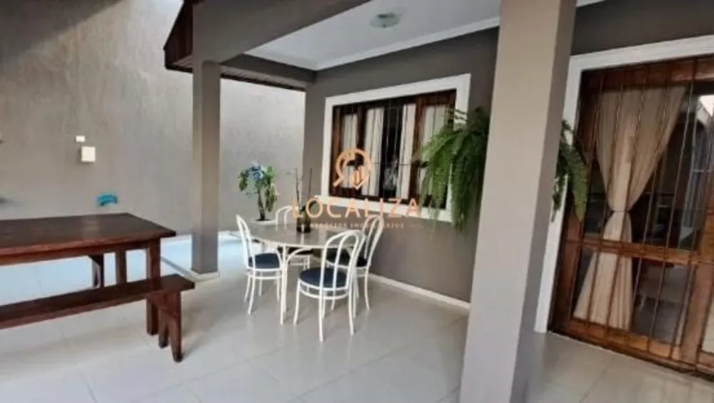 Casa, 4 quartos, 207 m² - Foto 1
