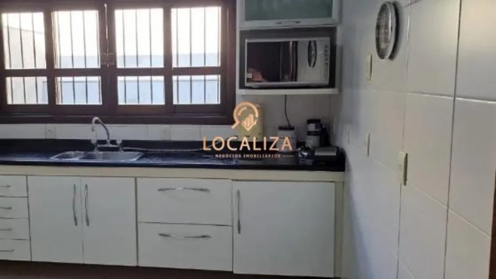 Casa, 4 quartos, 207 m² - Foto 2