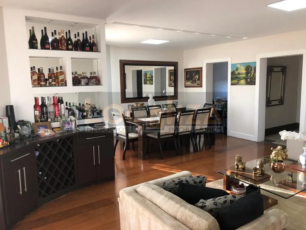 Apartamento, 3 quartos, 200 m² - Foto 1