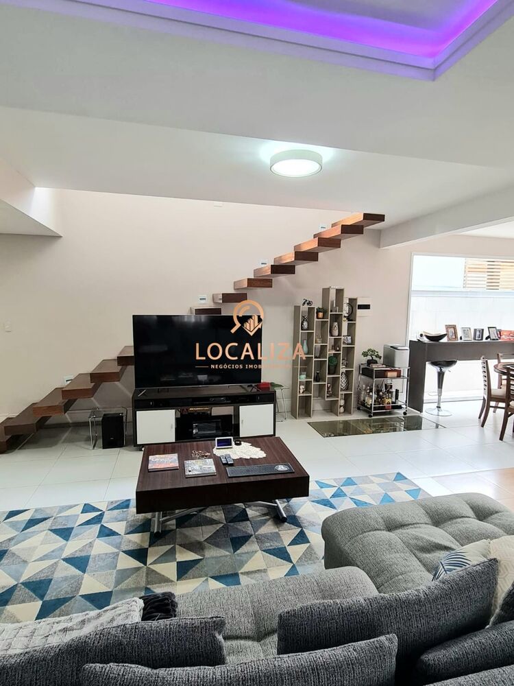Casa, 4 quartos, 253 m² - Foto 3