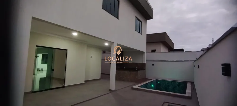 Casa, 5 quartos, 302 m² - Foto 1
