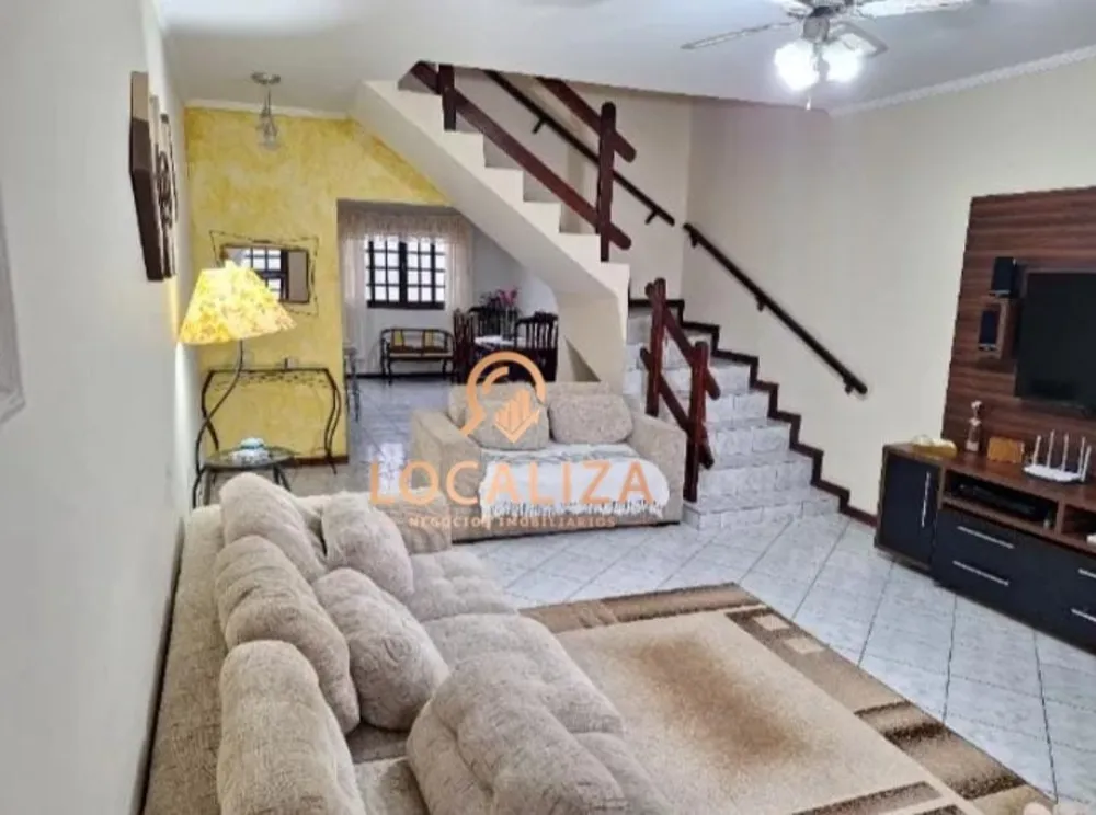 Casa, 3 quartos, 187 m² - Foto 2