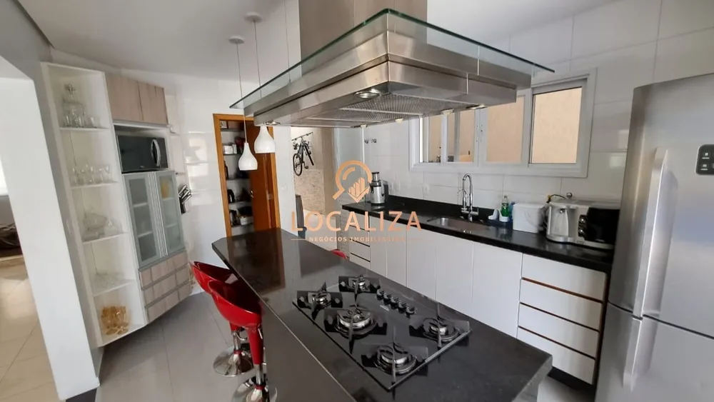 Casa, 3 quartos, 248 m² - Foto 1