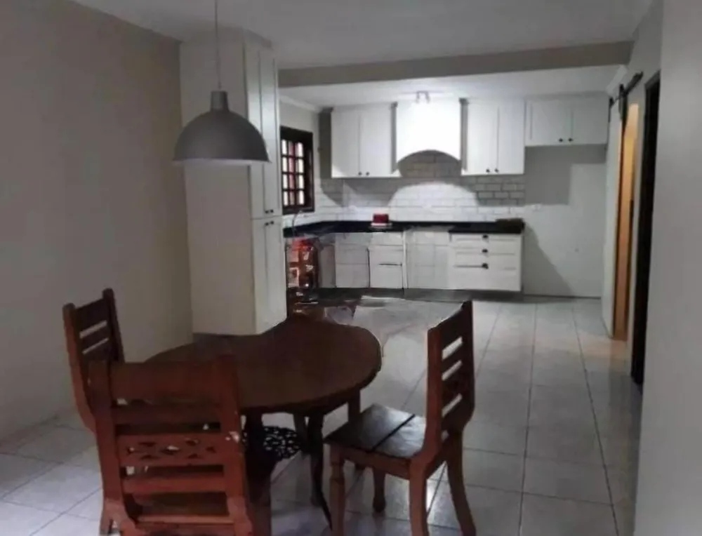 Casa, 3 quartos, 210 m² - Foto 4