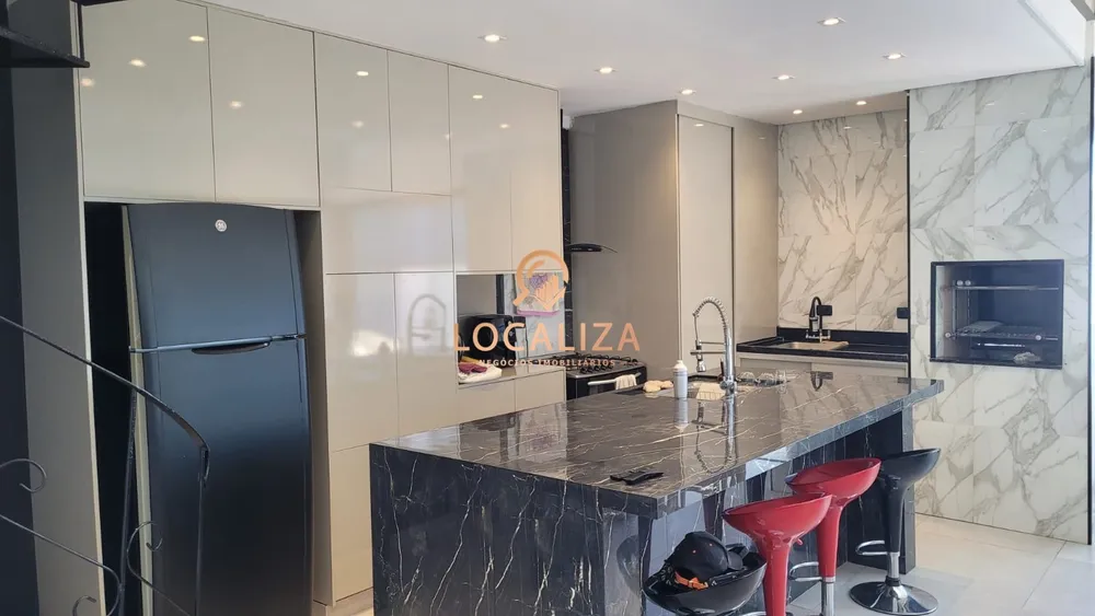 Casa, 3 quartos, 230 m² - Foto 1
