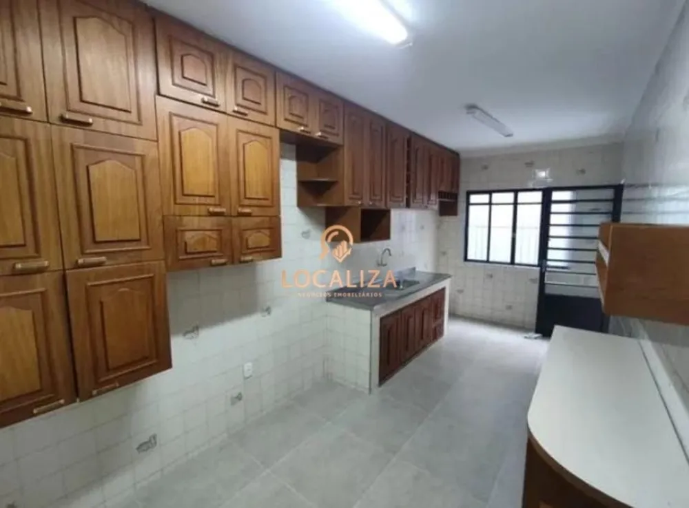 Casa, 3 quartos, 225 m² - Foto 2