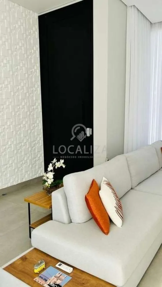 Casa, 4 quartos, 323 m² - Foto 1