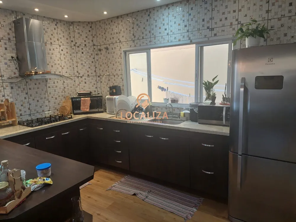 Casa, 3 quartos, 216 m² - Foto 11