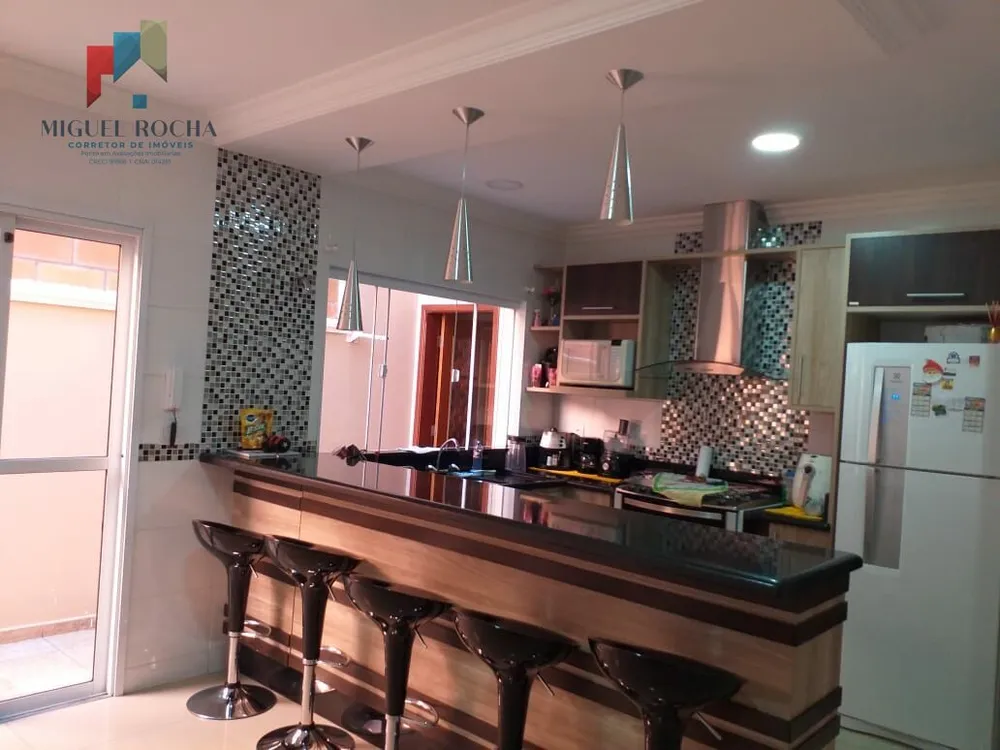 Sobrado, 4 quartos, 220 m² - Foto 1