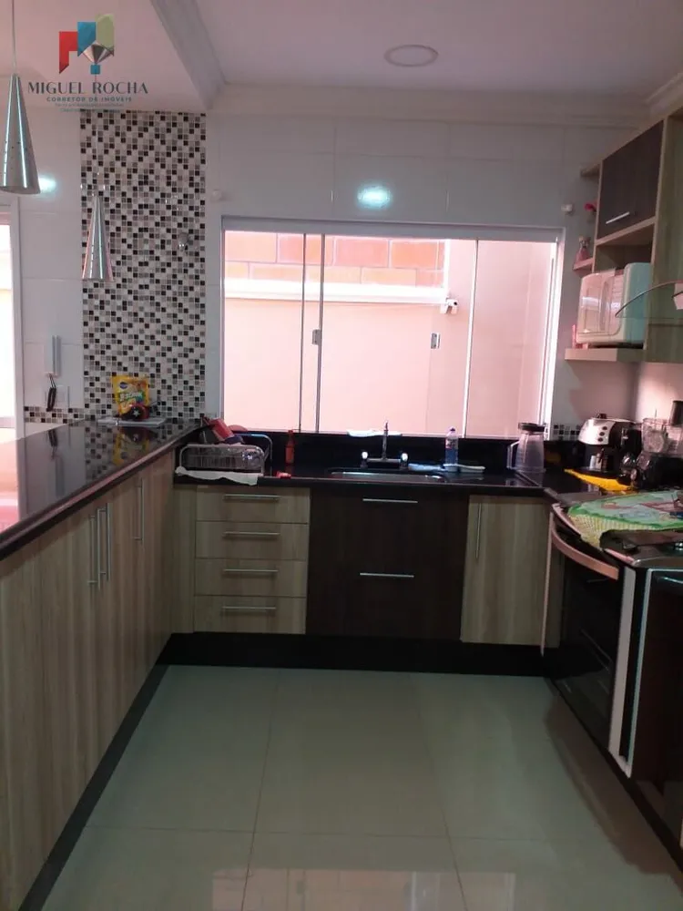 Sobrado, 4 quartos, 220 m² - Foto 2
