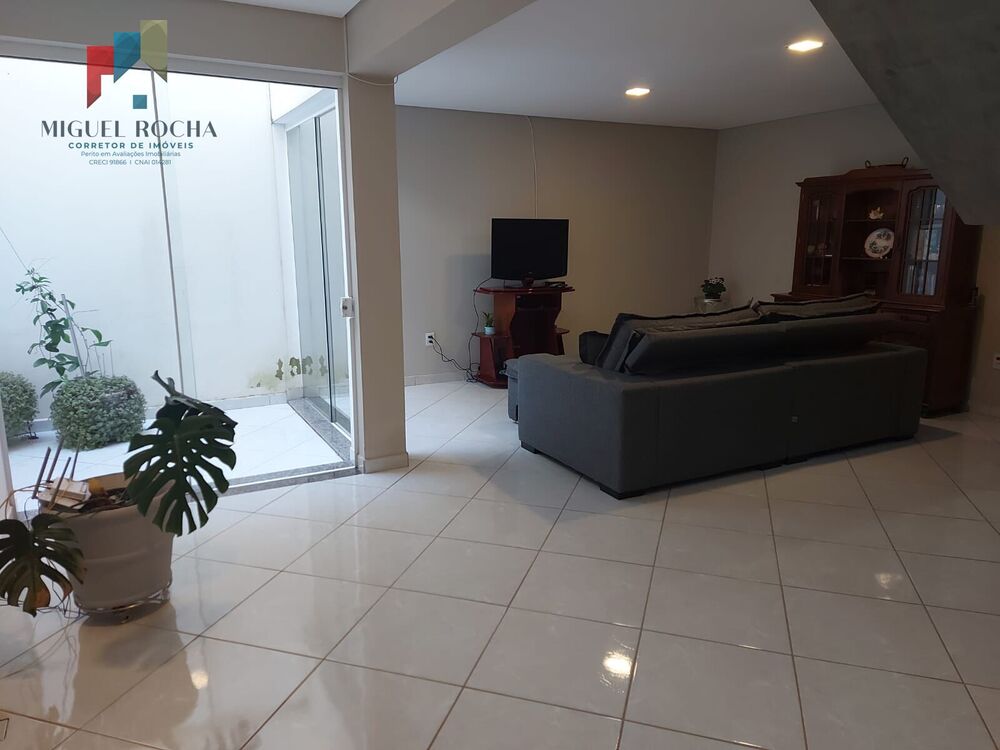 Casa, 2 quartos, 246 m² - Foto 2