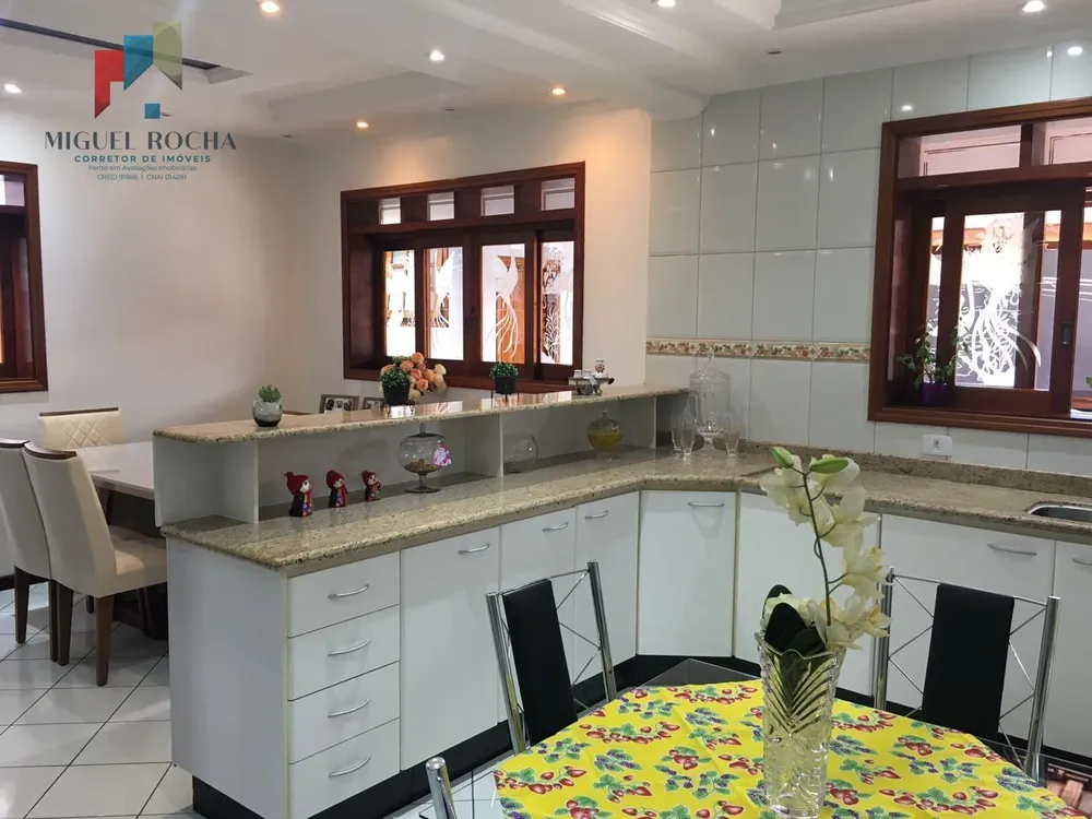 Sobrado, 4 quartos, 247 m² - Foto 4