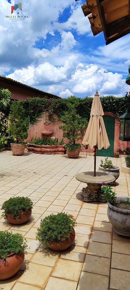 Fazenda à venda com 7 quartos, 1621400m² - Foto 1