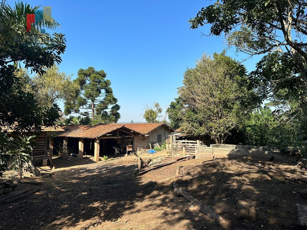 Chácara à venda com 2 quartos, 14000m² - Foto 1