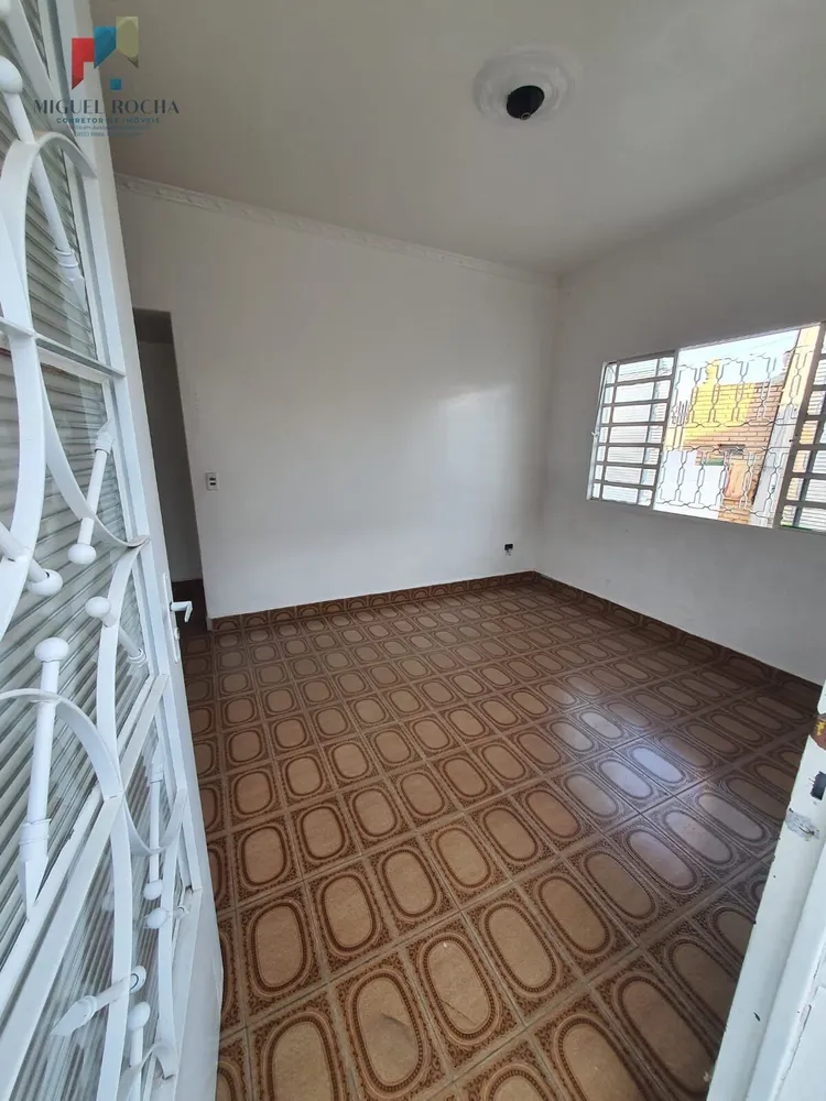 Casa, 4 quartos, 180 m² - Foto 2