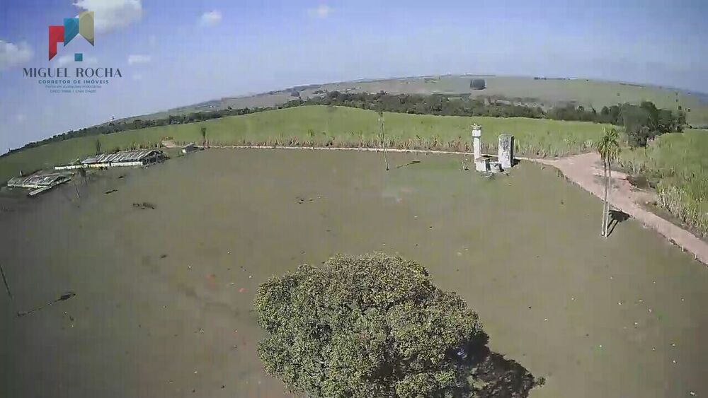 Fazenda à venda com 2 quartos, 1573000m² - Foto 2