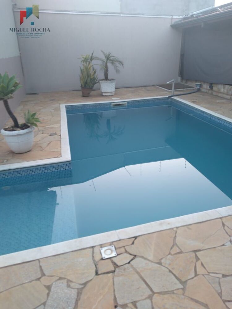 Casa, 3 quartos, 238 m² - Foto 4