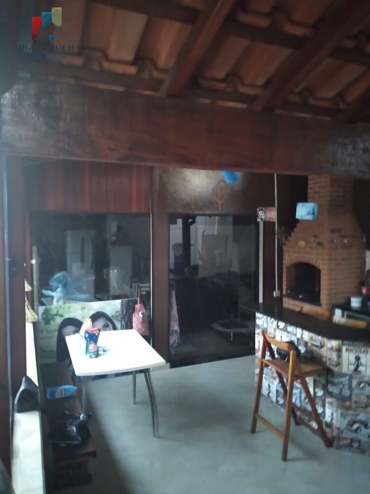 Casa, 3 quartos, 238 m² - Foto 2