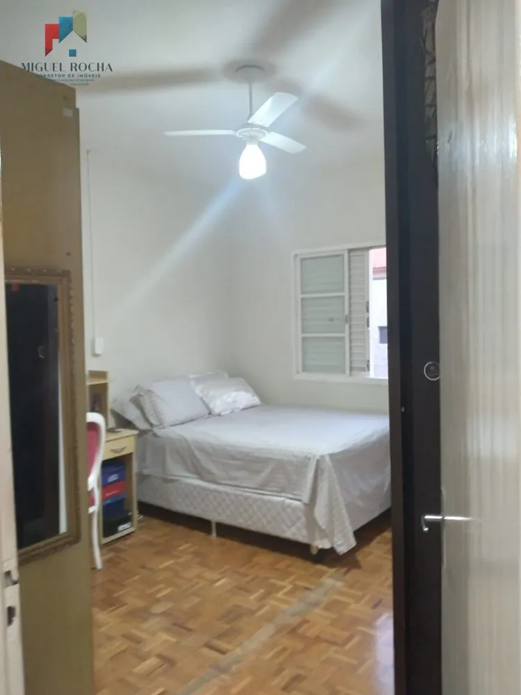 Casa, 3 quartos, 238 m² - Foto 2