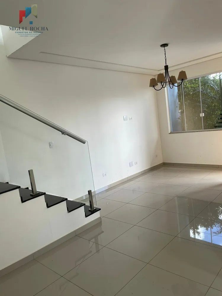 Casa, 3 quartos, 217 m² - Foto 1