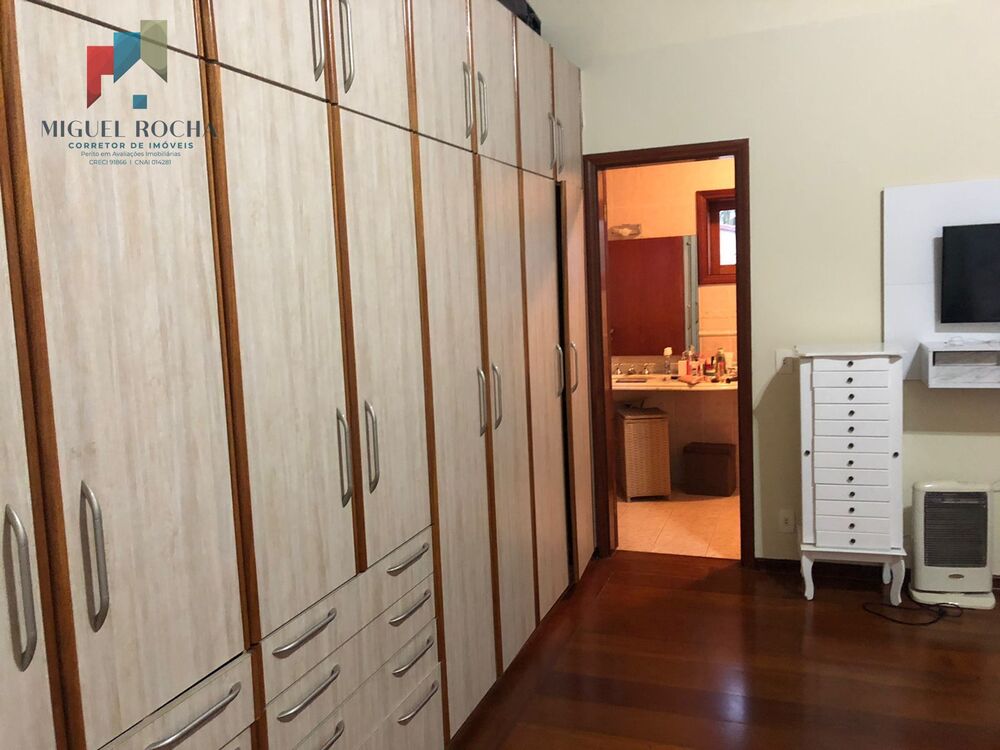 Casa, 5 quartos, 759 m² - Foto 1