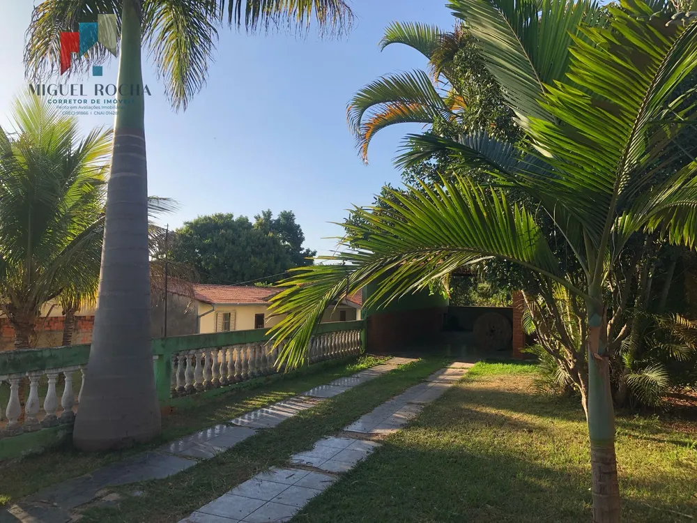 Chácara, 3 quartos, 2200 m² - Foto 1