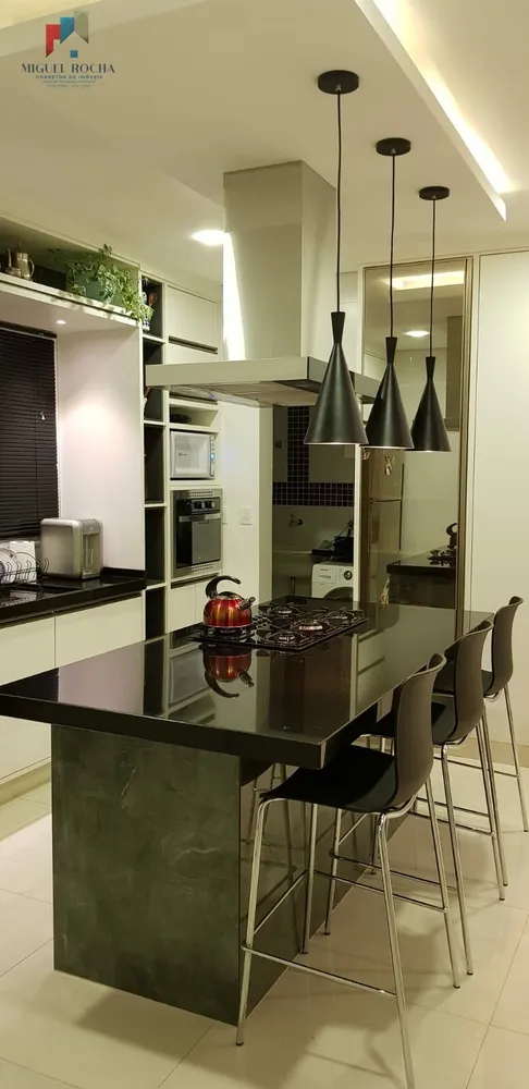 Casa, 4 quartos, 246 m² - Foto 2