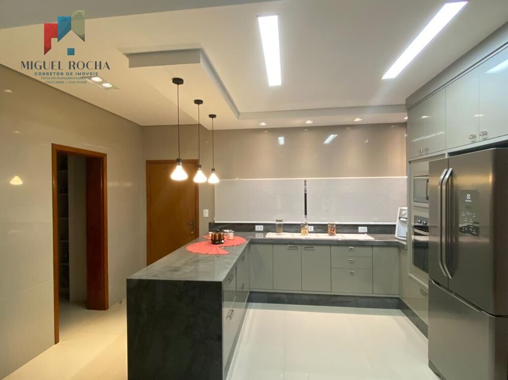 Casa, 3 quartos, 354 m² - Foto 1