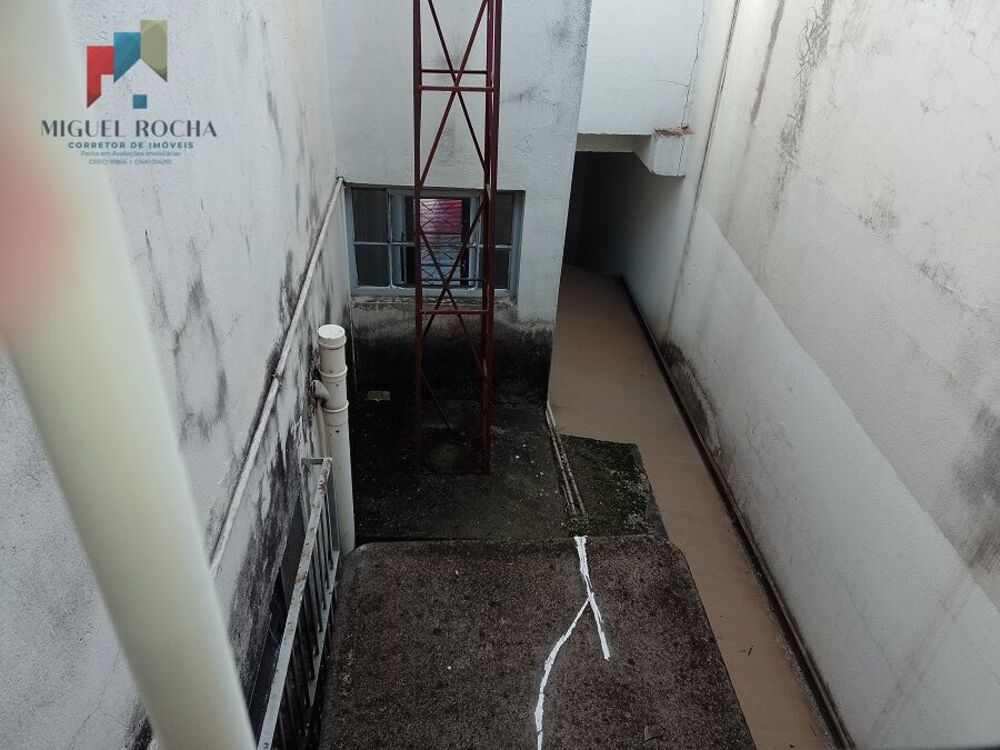 Casa à venda com 3 quartos, 250m² - Foto 16