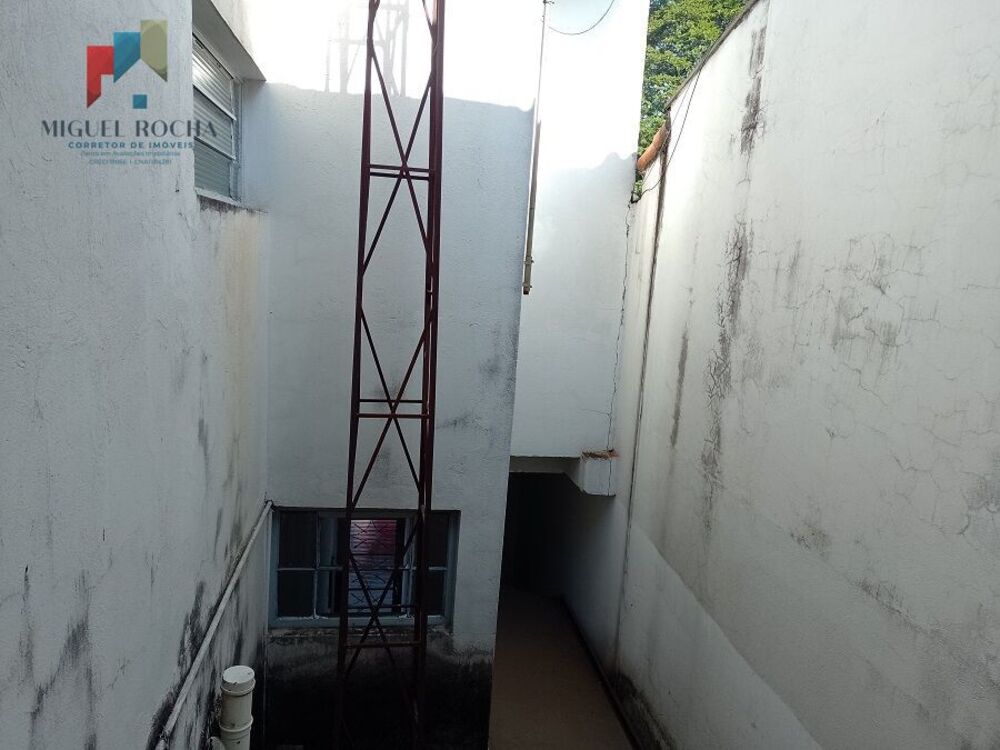 Casa à venda com 3 quartos, 250m² - Foto 15