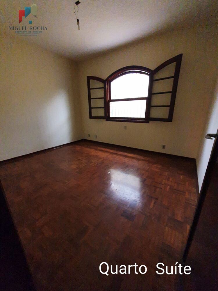 Casa à venda com 3 quartos, 212m² - Foto 6