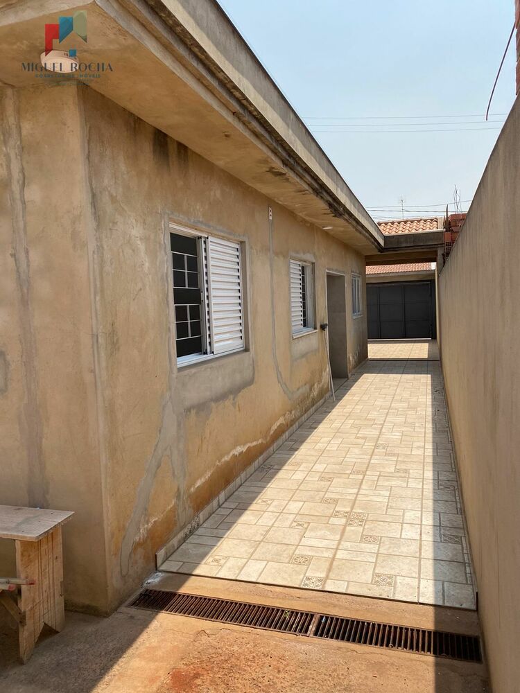 Casa à venda com 2 quartos, 150m² - Foto 3