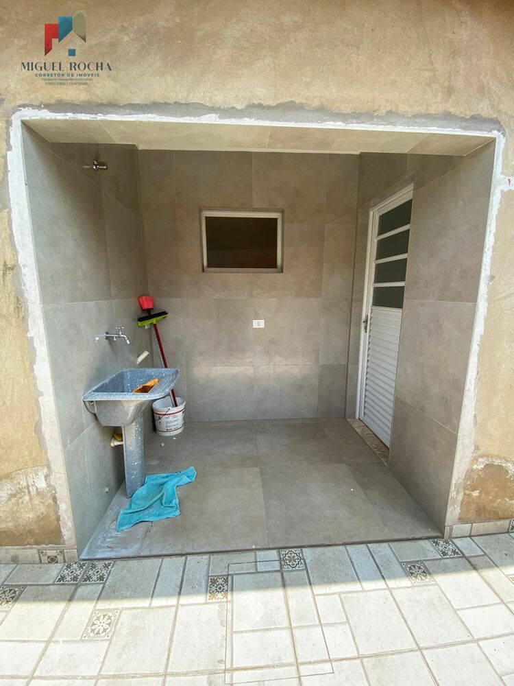 Casa à venda com 2 quartos, 150m² - Foto 4