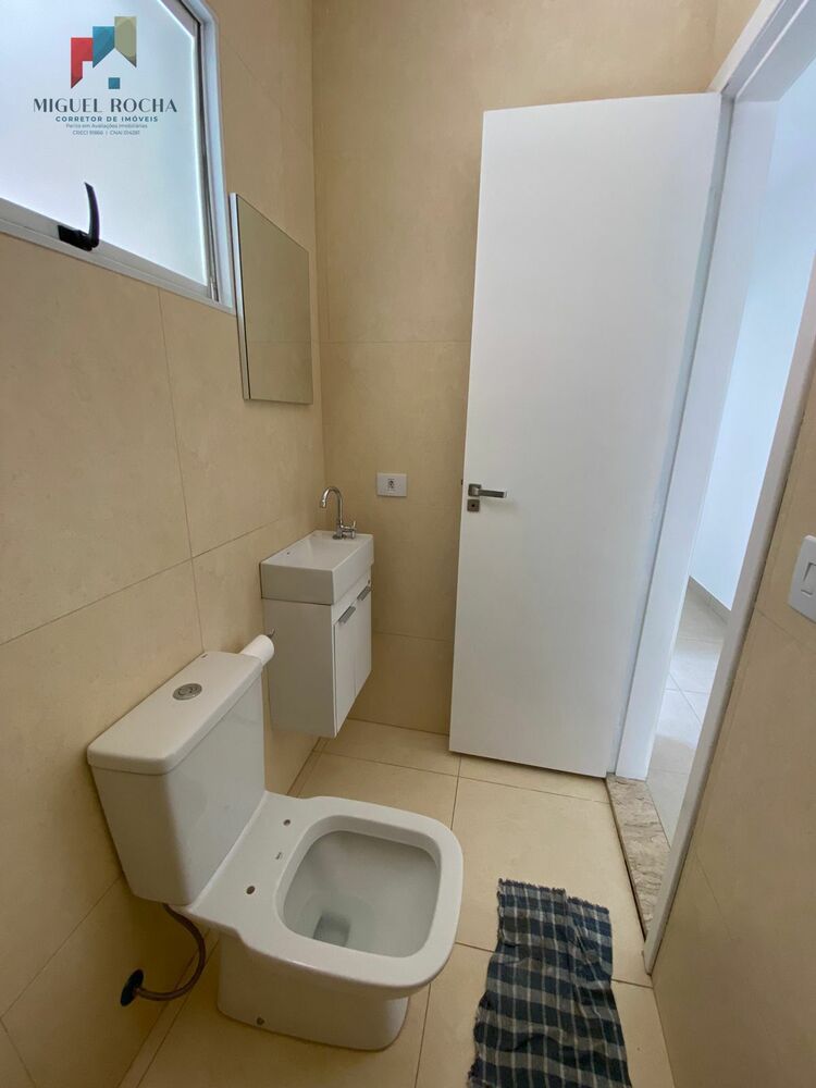 Casa à venda com 2 quartos, 150m² - Foto 2