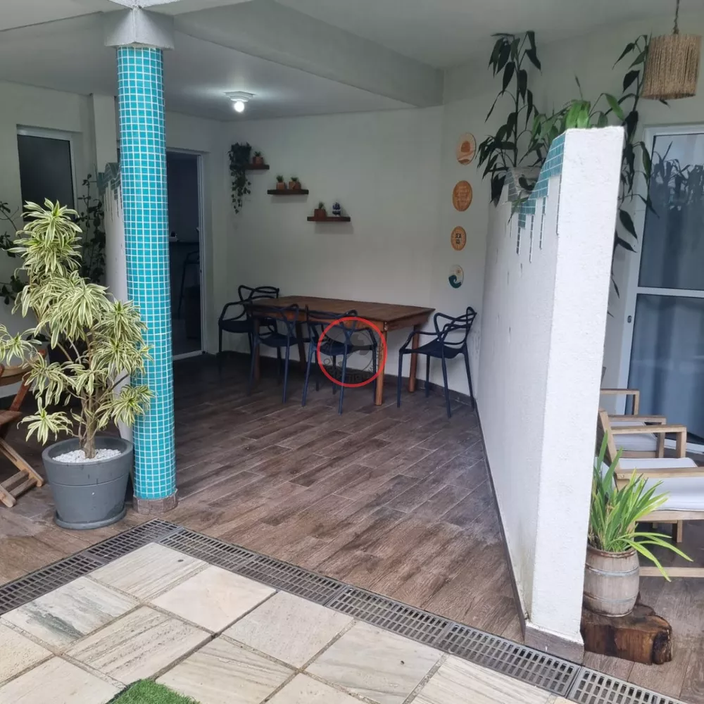 Casa à venda com 3 quartos, 110m² - Foto 1