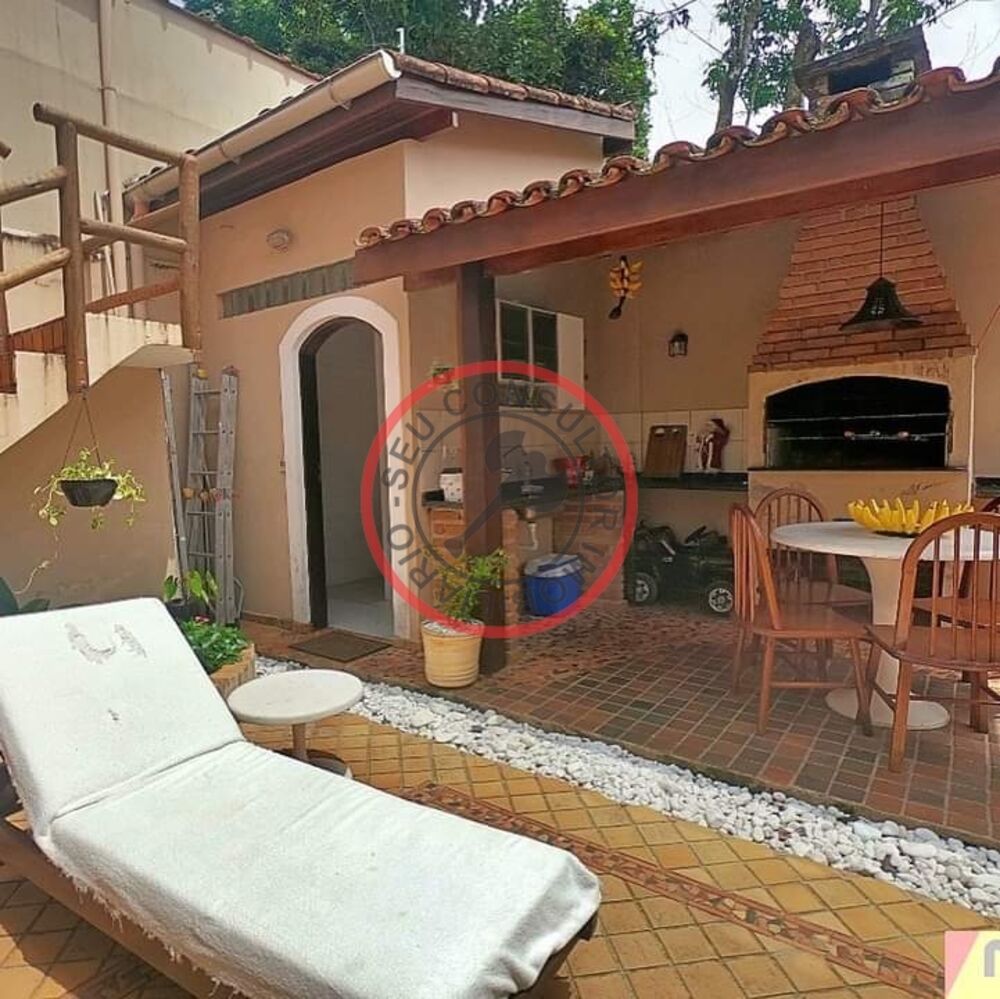 Casa, 6 quartos, 304 m² - Foto 2