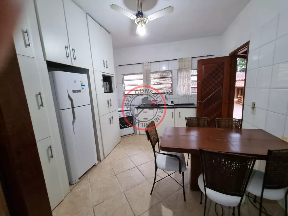 Casa à venda com 5 quartos, 300m² - Foto 17