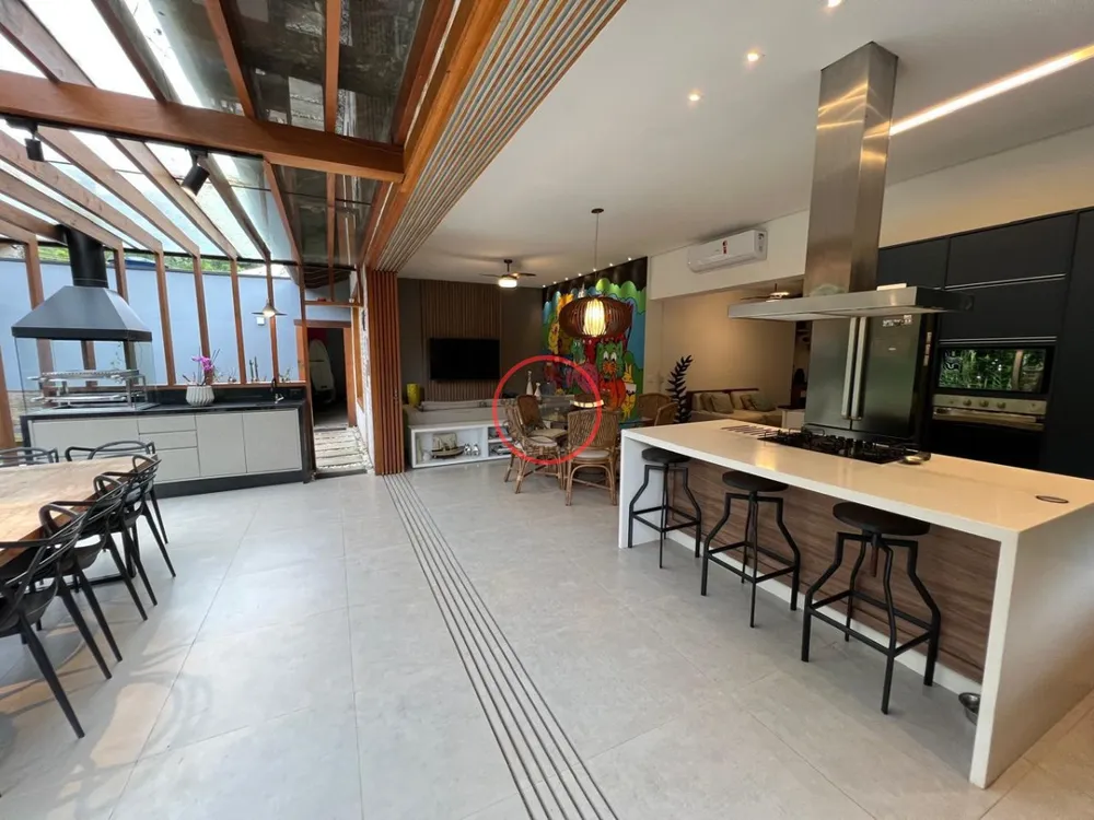 Casa, 3 quartos, 295 m² - Foto 1