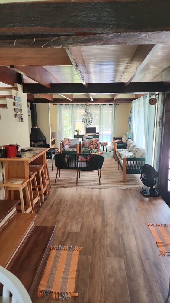 Casa à venda com 4 quartos, 220m² - Foto 2